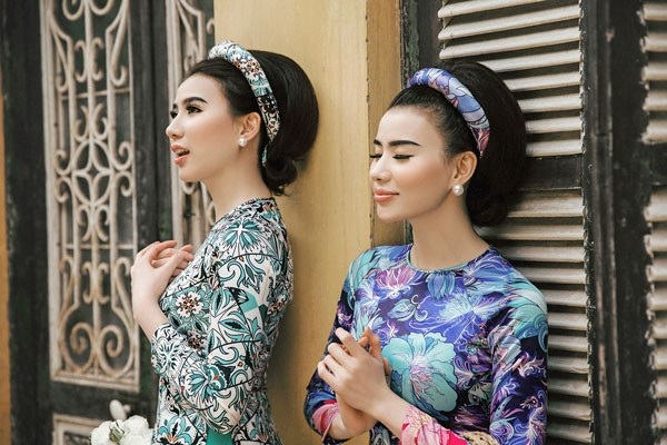 Huyền Thư-Thư Huyền hoá thân “Cô Ba Sài Gòn” với BST áo dài của Kenny Thái - 1 Huyền Thư-Thư Huyền hoá thân “Cô Ba Sài Gòn” với BST áo dài của Kenny Thái - 1