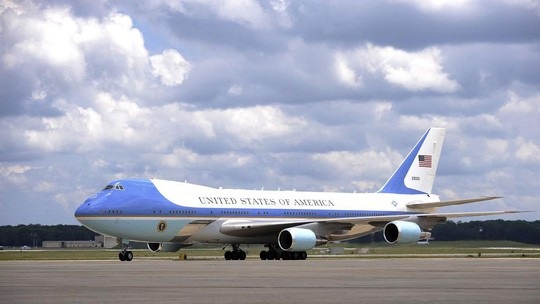 Mỹ chi 24 triệu USD thay tủ lạnh chuyên cơ tổng thống - 1
Chuyên cơ Air Force One. Ảnh: Reuters