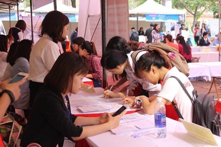 Thu tiền tỉ từ hoa hồng, ông chủ 8X tạo việc làm cho lao động quê nhà - 5 Thu tiền tỉ từ hoa hồng, ông chủ 8X tạo việc làm cho lao động quê nhà - 5