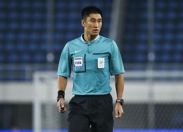 AFC bất ngờ đổi trọng tài bắt trận chung kết U23 châu Á - 1 AFC bất ngờ đổi trọng tài bắt trận chung kết U23 châu Á - 1