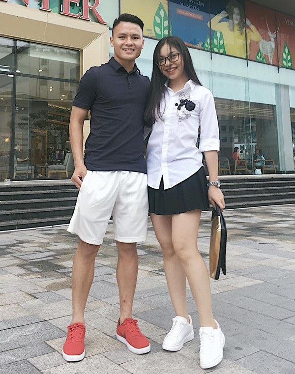 Quang Hải nhận món quà đặc biệt từ bạn gái trước giờ bóng lăn - 9