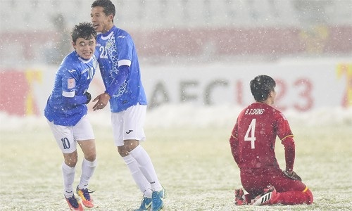 Tờ ESPN: “U23 Việt Nam gặp bất lợi khi đá trên sân mưa tuyết” - 1
U23 Uzbekistan vô địch nhờ bàn thắng ở phút 119