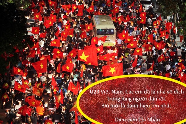 Sức nóng của U23 Việt Nam bao trùm đời sống văn hóa - 2 Xem thêm: Nghệ sĩ khóc vì sự quả cảm của các tuyển thủ U23 Việt Nam
Nghệ sĩ Việt đang hừng hực hướng về đội U23 Việt Nam trước giờ G
Quyền Linh, Hoàng Bách, Bình Minh lên đường đi cổ vũ U23 Việt Nam từ 3h sáng
Nhiều sao Việt xin được hát miễn phí trong đêm vinh danh U23 Việt Nam