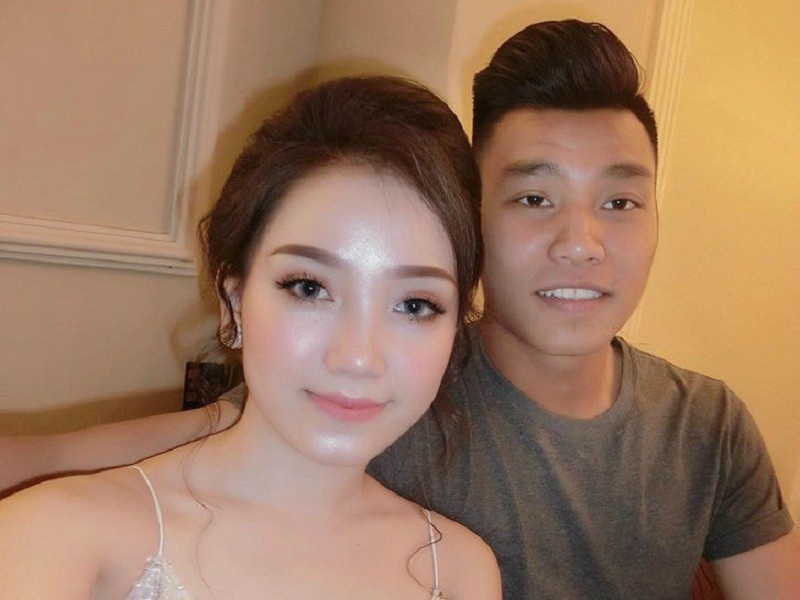 Đọ sắc bạn gái xinh đẹp của một số cầu thủ U23 Việt Nam - 1 Đọ sắc bạn gái xinh đẹp của một số cầu thủ U23 Việt Nam - 1