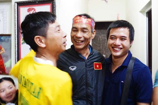 Mẹ cầu thủ Công Phượng: Tôi tự hào về những gì con và đồng đội đã làm - 5 Và vỡ òa niềm vui khi U23 Việt Nam gỡ hòa