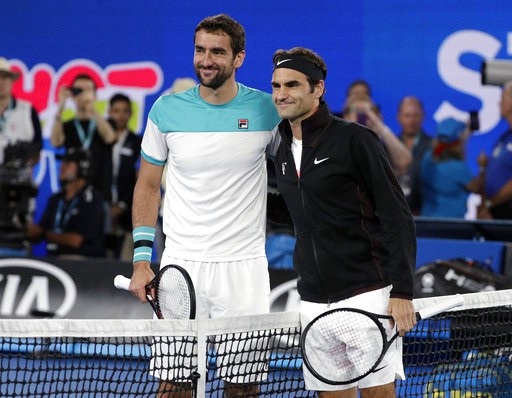Hạ Cilic sau năm set, Federer lần thứ sáu vô địch Australian Open - 1
Cilic (trái) và Federer (phải) chụp hình lưu niệm trước trận chung kết