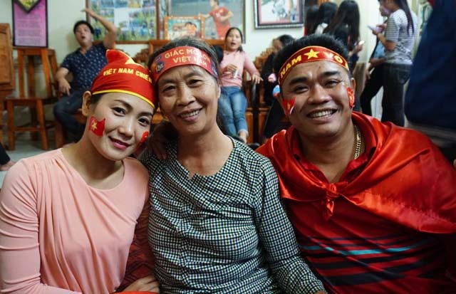 Mẹ cầu thủ Công Phượng: Tôi tự hào về những gì con và đồng đội đã làm - 6 Bà Nguyễn Thị Hoa tự hào về những gì Công Phượng và các đồng đội đã thể hiện tại Vòng chung kết U23 Châu Á