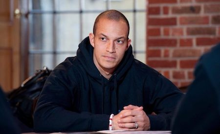 Bobby Zamora cũng là một cựu danh thủ sẽ chuyển kênh nếu thấy có bóng đá trên tivi. Zamora lý giải rằng: “Tôi không chắc mình sẽ làm gì sau khi ngừng chơi bóng, nhưng nếu việc đó là xem bóng thì tôi không muốn dính dáng gì luôn. Tôi không phải một fan “bự” của bóng đá đâu, thật đấy. Tôi không xem mấy trận vào buổi tối hay bất cứ cái gì tương tự đâu”.