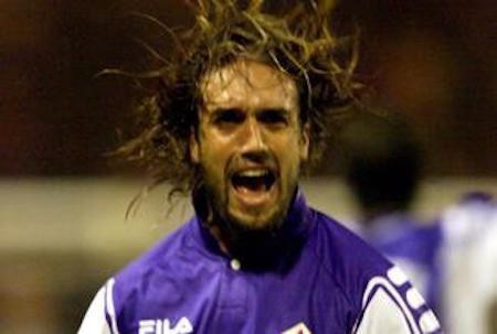 Thông qua cuốn sách tiểu sử nổi tiếng về Gabriel Batistuta thì người hâm mộ nào cũng biết được rằng huyền thoại người Argentina không thích xem bóng đá. Dù rất tài năng trên sân cỏ nhưng một khi đã kết thúc trận đấu, Batistuta sẽ không để cho trái bóng ảnh hưởng tới phần còn lại của cuộc sống.