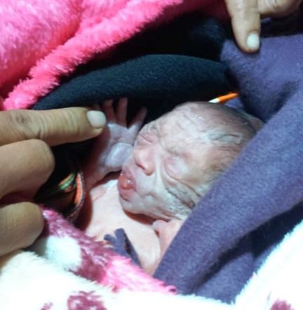 “Kì tích” người mẹ 18 tuổi bị ung thư đã sinh bé gái - 3 Bé gái được sinh ở tháng 7, ngay sau sinh nhật của người mẹ trẻ