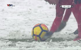 Một trong những hình ảnh đẹp nhất ở trận chung kết vừa qua của đội tuyển U23 Việt Nam, khi các cầu thủ cùng nhau dọn tuyết để chuẩn bị cho cú đá phạt, mà sau đó Nguyễn Quang Hải đã ghi bàn thành công