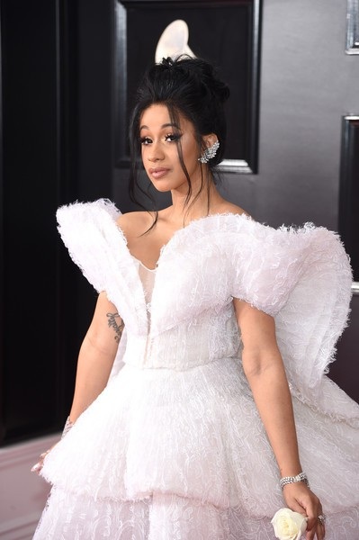 Người đẹp khoe dáng gợi cảm tại lễ trao giải Grammy - 22
Cô vừa xuất hiện trong làng nhạc ít tháng đã thu hút sự chú ý