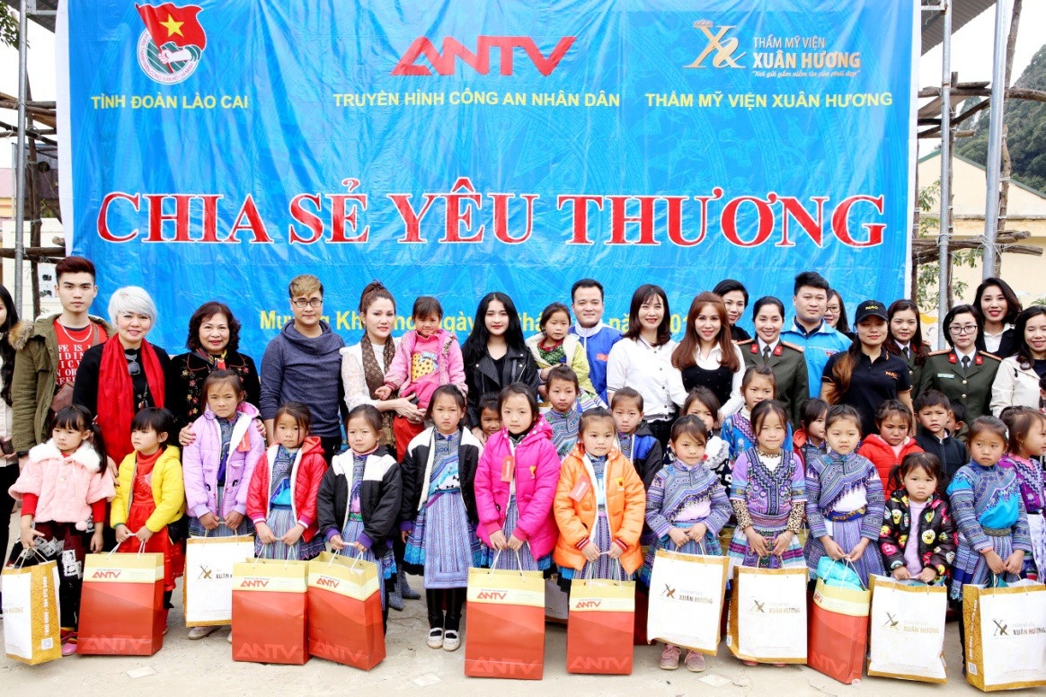 Nhiều cảm xúc sau chuyến thiện nguyện “Chia sẻ yêu thương” - 1 Nhiều cảm xúc sau chuyến thiện nguyện “Chia sẻ yêu thương” - 1