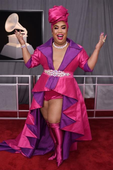 Thảm đỏ Grammy 2018, khi các bộ cánh “thảm họa” đua nhau nở rộ - 8 Nếu mục đích của Patrick Starrr là khiến công chúng phải chú ý đến mức ám ảnh thì chắc chắn là sao nam này đã thành công