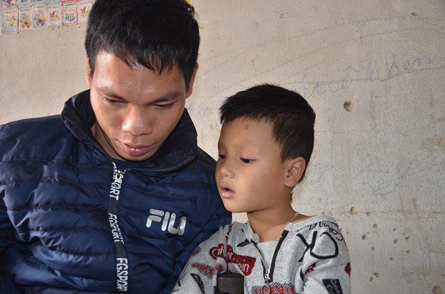 Khốn đốn gia cảnh mẹ tâm thần, con bại liệt - 11 Khốn đốn gia cảnh mẹ tâm thần, con bại liệt - 11