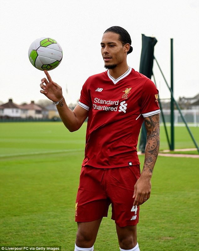 
Virgil van Dijk tiêu tốn của Liverpool 75 triệu bảng
