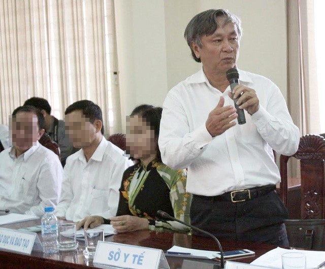 Nguyên Giám đốc Sở Y tế Long An khiếu nại vì không biết tại sao mình bị khởi tố (?!) - 1 Ông Lê Thanh Liêm cho biết sẽ tiếp tục khiếu nại về quyết định khởi tố của công an tỉnh.