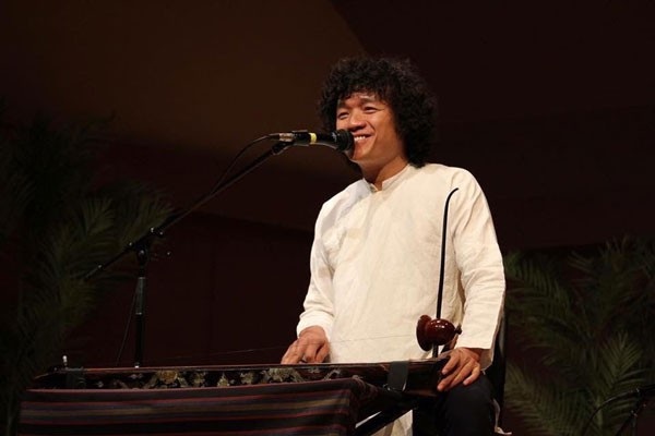 Ngô Hồng Quang thử nghiệm đối thoại quan họ với ngũ tấu đàn dây - 2 Ngô Hồng Quang luôn tìm tòi sáng tạo trên con đường hoạt động âm nhạc...