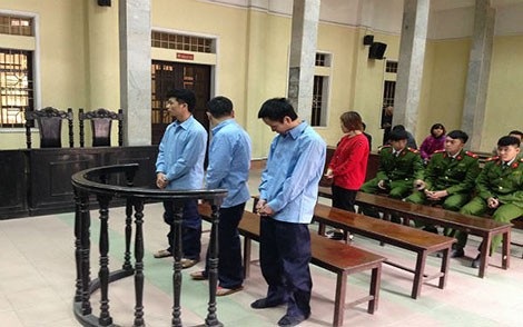 Vén màn bí mật của những “đại gia” cao hổ - 3 Nguyễn Mậu Chiến và các đồng phạm tại phiên xử sơ thẩm.