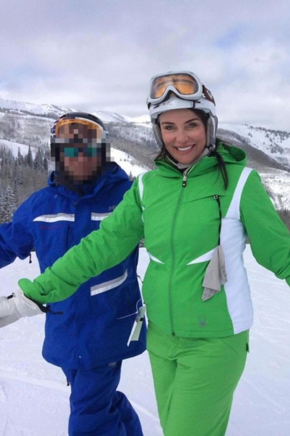 Quý bà đào mỏ đi khắp thế giới nhờ hẹn hò người giàu có - 2 Bay đến Colorado trượt tuyết trong một buổi hẹn cùng đại gia