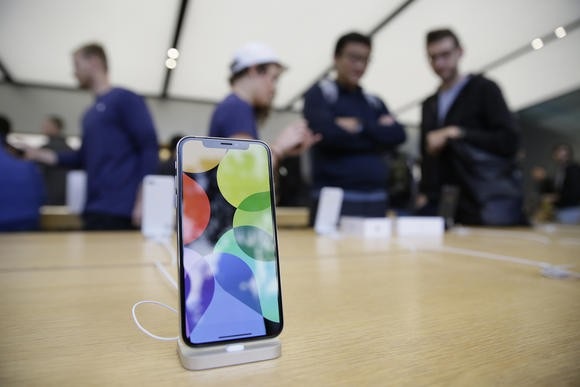 Apple đang gặp khó với iPhone X vì giá bán quá cao?