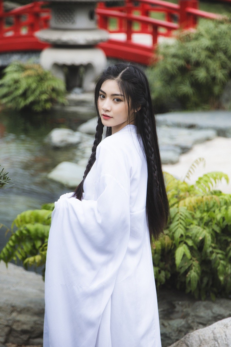 Miss Teen Nam Phương hóa Tiểu Long Nữ trong bộ ảnh mới - 2 Sau khi đăng quang, Nam Phương trở lại công việc học tập và bên cạnh đó là dành nhiều thời gian cho các hoạt động sau cuộc thi, tham gia thiện nguyện.