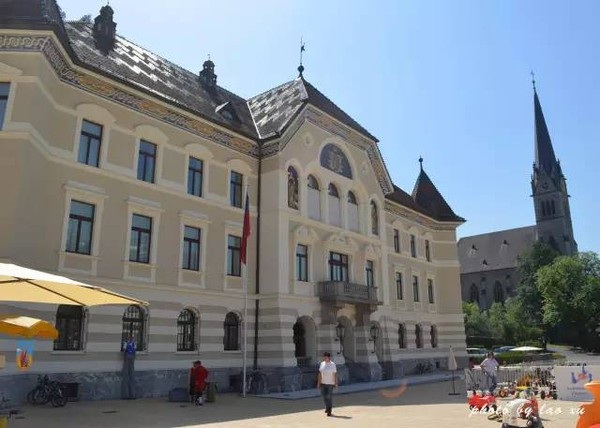 Tòa nhà chính phủ siêu “mini” ở Liechtenstein