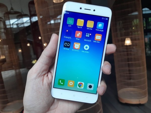 Lựa chọn smartphone giá rẻ cho dịp mua sắm cuối năm - 1 Lựa chọn smartphone giá rẻ cho dịp mua sắm cuối năm - 1