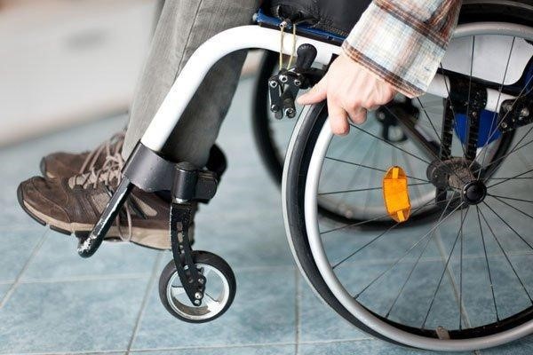 Kích thích điện giúp một người đàn ông liệt chân đi lại được - 1 Kích thích điện giúp một người đàn ông liệt chân đi lại được - 1