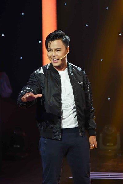 Bị Võ Minh Lâm gọi bằng bé....