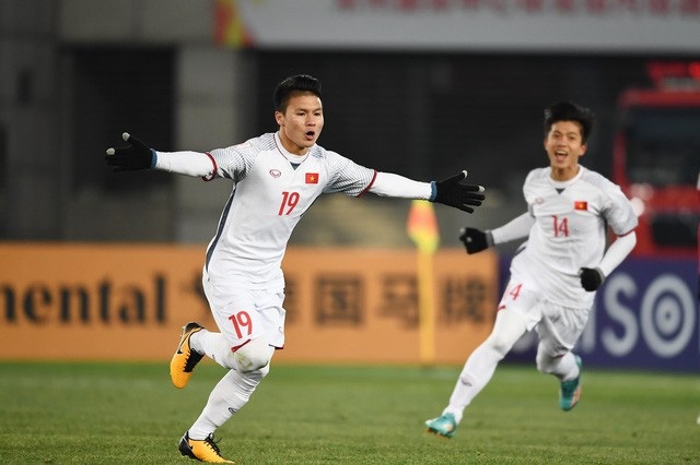 Báo châu Á: “V-League không còn là sân chơi xứng tầm với Quang Hải” - 1
Tác giả Scott McIntyre khuyên Quang Hải nên chuyển tới môi trường đỉnh cao hơn để phát triển tài năng