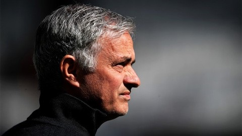 Pogba không còn che giấu sự bất hòa với Mourinho - 3 HLV Mourinho đang có chuỗi ngày tồi tệ ở Man Utd