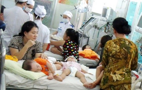 Chống dịch tay chân miệng: Trọng điểm là các nhà trẻ - 1 Bệnh tay chân miệng đang tiềm ẩn nhiều nguy hiểm, cộng đồng nên chủ động phòng ngừa