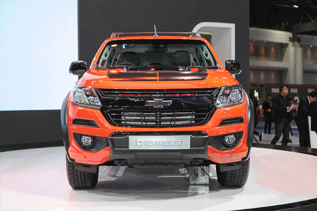 Chevrolet Colorado Storm ra mắt với giá bán 809 triệu đồng - 2
Thiết kế của mẫu Chevrolet Colorado Storm dành cho thị trường Việt Nam không có gì khác biệt lớn so với phiên bản dành cho thị trường Thái Lan.