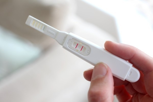 Nỗi niềm “vượt cạn” lần 2 đầy “gian nan” của mẹ bầu tuổi 38 - 1 Que thử hiện lên hai vạch, tôi không biết nên khóc hay nên cười - Chị Huệ tâm sự