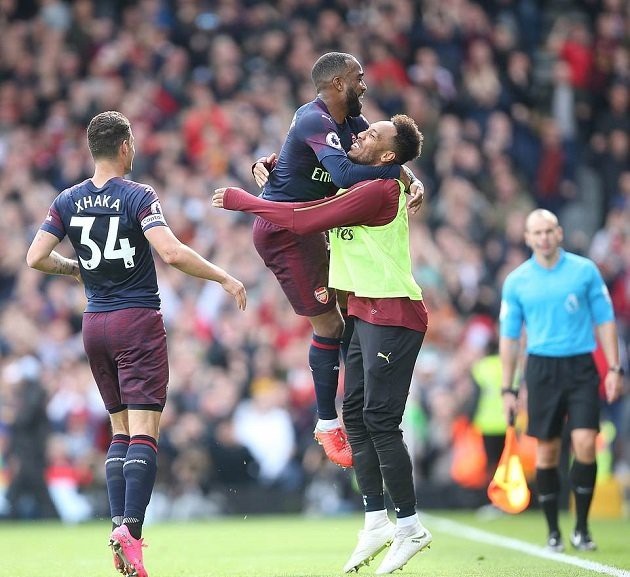 Arsenal thắng 9 trận liên tiếp: Người nghệ nhân dệt thảm - 2
Arsenal dần trở thành tập thể đoàn kết hơn, vững vàng hơn dưới thời HLV Unai Emery
