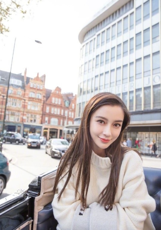 Gu thời trang sân bay cực “chất” của Angelababy - Ảnh 12. Gu thời trang sân bay cực “chất” của Angelababy - Ảnh 12.
