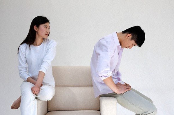 Day dứt vì ly hôn vẫn ân ái mặn nồng với chồng cũ - 1 Chúng tôi ly tán vì không chịu nổi bóng ma của tình cũ. Ảnh minh họa
