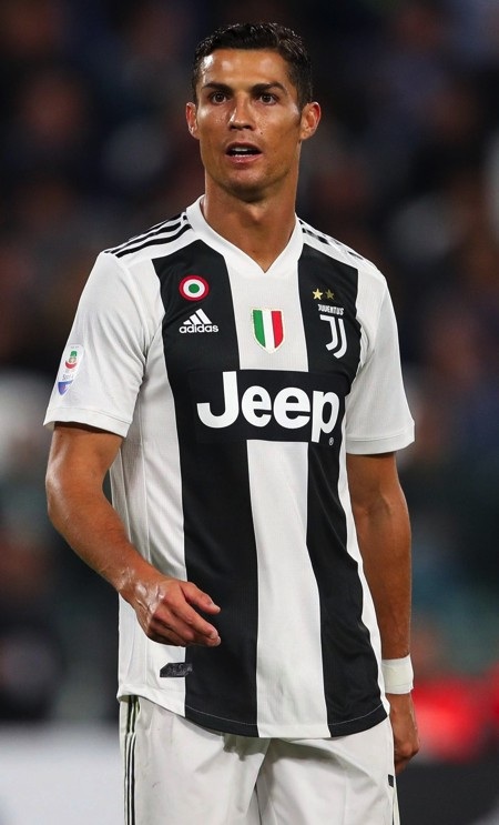 Dính nghi án hiếp dâm, C.Ronaldo chi hơn 23 tỉ đồng để “tẩy trắng” hình ảnh - 1 C.Ronaldo đã phải chi ra rất nhiều tiền “tẩy trắng” hình ảnh