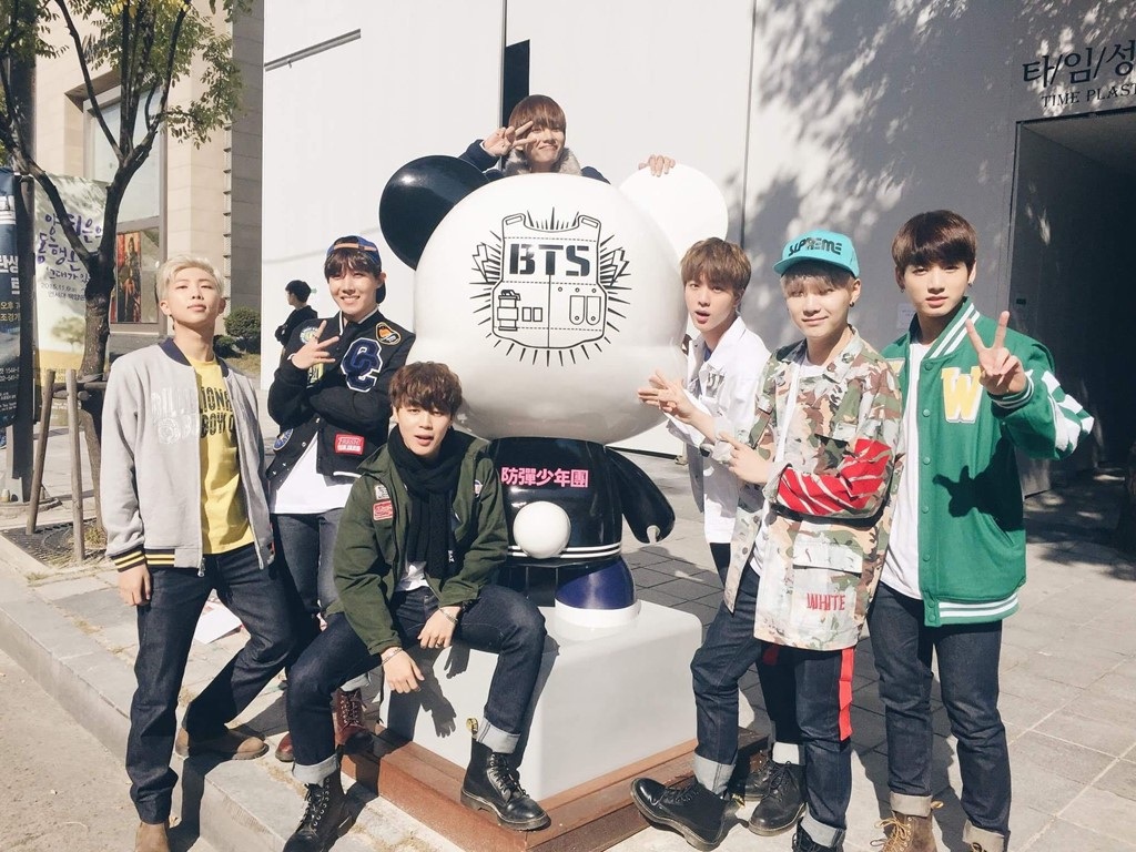 Chân dung những chàng hoàng tử quyền lực chưa từng thấy của K-pop - Ảnh 2. Chân dung những chàng hoàng tử quyền lực chưa từng thấy của K-pop - Ảnh 2.