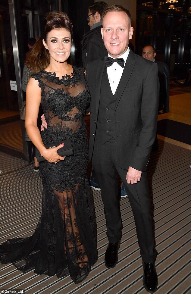 Kym Marsh trẻ trung không kém con gái - 4
Cô rất gần gũi với con gái Emily Mae và đi đâu cũng đưa con theo cùng