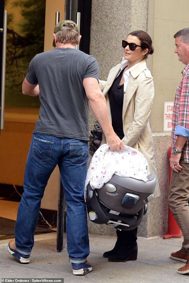 
Cả Rachel Weisz và Daniel Craig đều đã có con riêng trước khi kết hôn vào năm 2011
