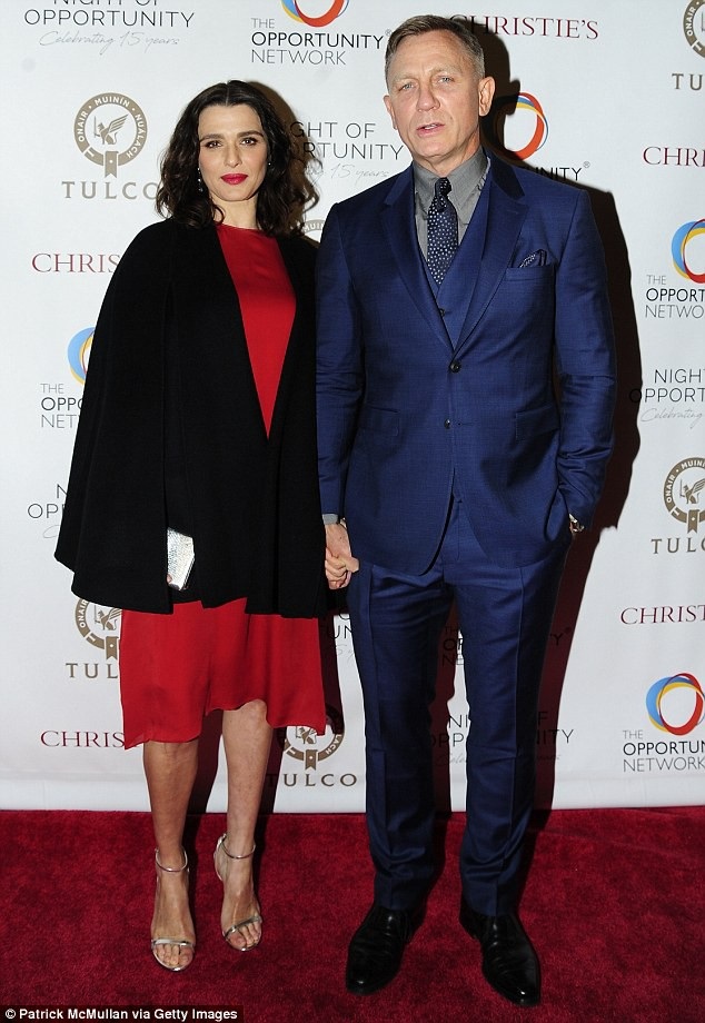 
Hồi đầu năm, nữ diễn viên phim Xác ướp Ai Cập gây bất ngờ khi báo tin bầu bí ở tuổi cận kề ngũ tuần
