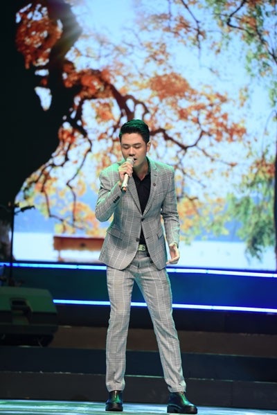 “Soái ca” Giọng hát hay Hà Nội diễn tình tứ với Huyền Yoko - 1 “Soái ca” Giọng hát hay Hà Nội diễn tình tứ với Huyền Yoko - 1