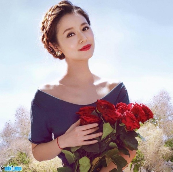 Bị chê xuống sắc, Lâm Tâm Như khẳng định đẳng cấp sắc đẹp - Ảnh 2. Bị chê xuống sắc, Lâm Tâm Như khẳng định đẳng cấp sắc đẹp - Ảnh 2.