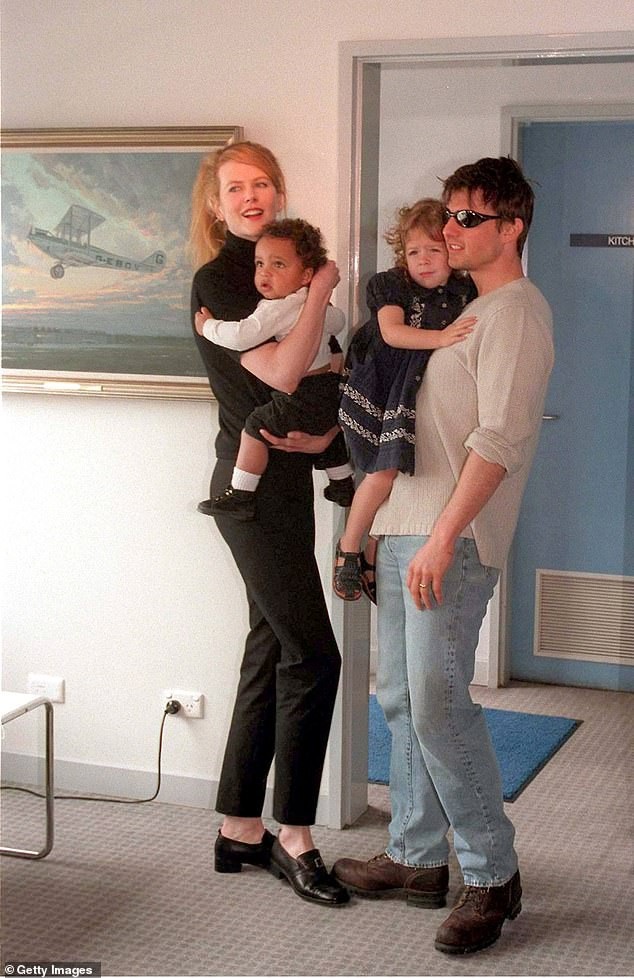 
Nicole Kidman và Tom Cruise từng cùng nhau nhận hai con nuôi
