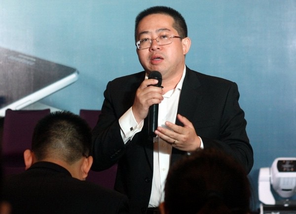 Bắt tay FPT Shop, Realme yên tâm “phụng sự” người dùng Việt - 2 Bắt tay FPT Shop, Realme yên tâm “phụng sự” người dùng Việt - 2