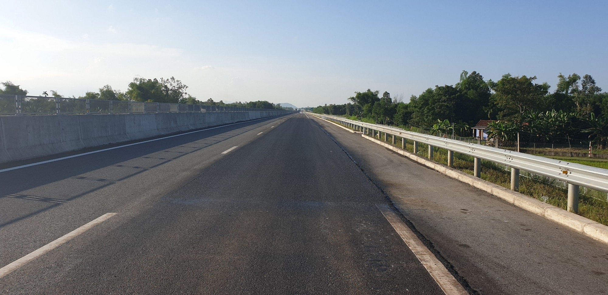 Cho phép thu phí trở lại trên cao tốc Đà Nẵng - Quảng Ngãi - Ảnh 1. Cho phép thu phí trở lại trên cao tốc Đà Nẵng - Quảng Ngãi - Ảnh 1.