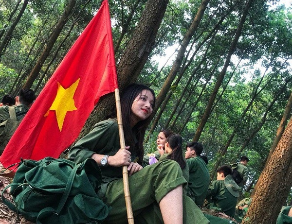 Những “hot girl tập quân sự” khiến dân mạng xao xuyến - 3 Đinh Kim Anh - ĐH FPT