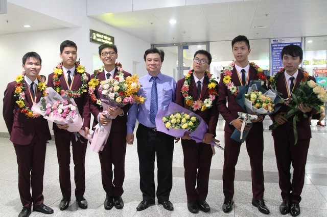 Mùa bội thu huy chương của học sinh VN trên đấu trường Olympic quốc tế - 2
Đội tuyển Olympic toán quốc tế